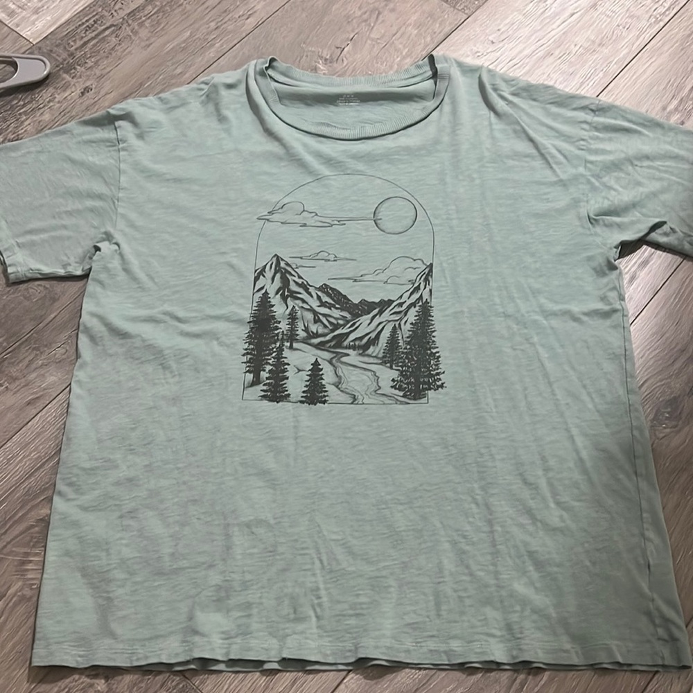 American Eagle green oversized graphic tee